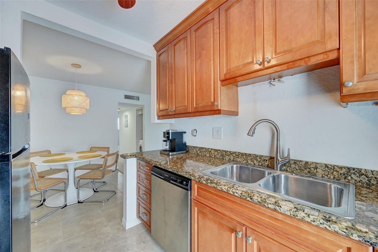 2020 Ne 56th St #204 - Photo 2 of 34