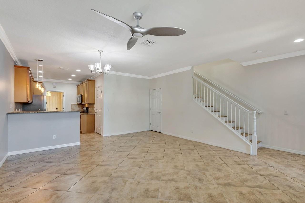 1212 S Community Dr - Photo 5 of 42