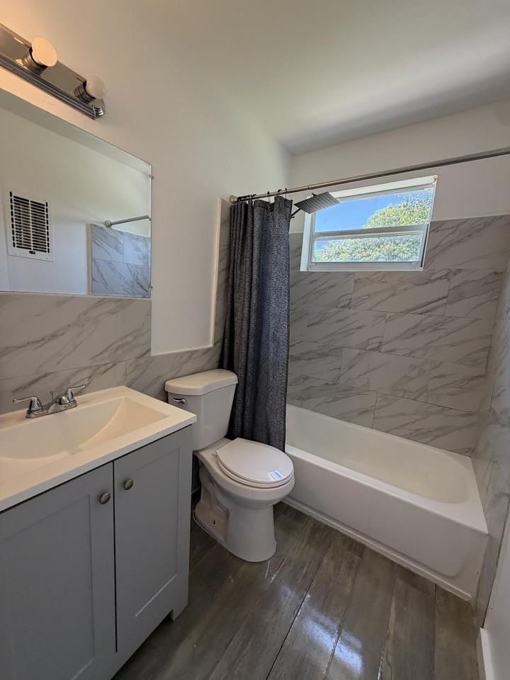 149 W 17th St - Photo 6 of 11