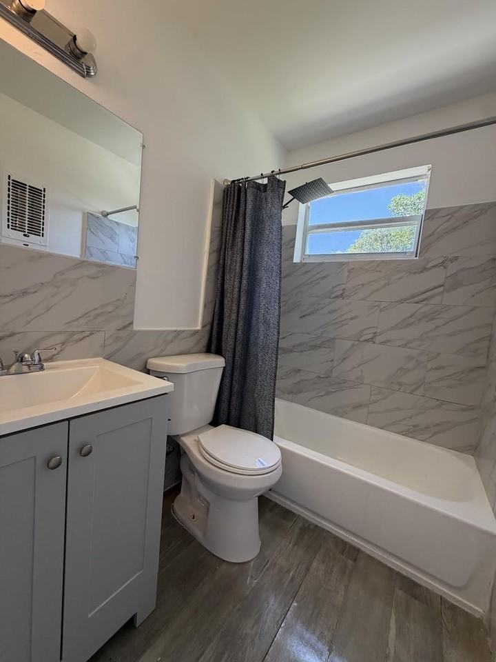 149 W 17th St - Photo 7 of 11