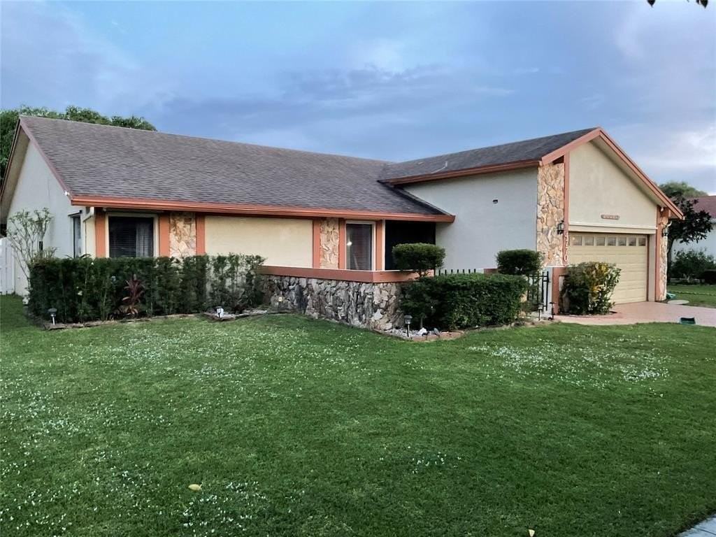 4770 Nw 85th Ave - Photo 3 of 44