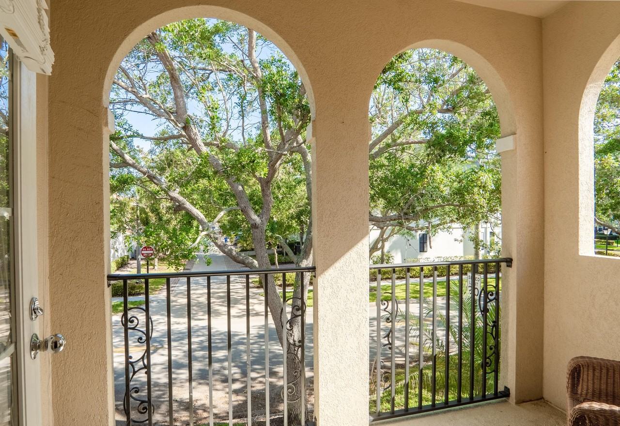 186 Soriano Dr - Photo 3 of 29