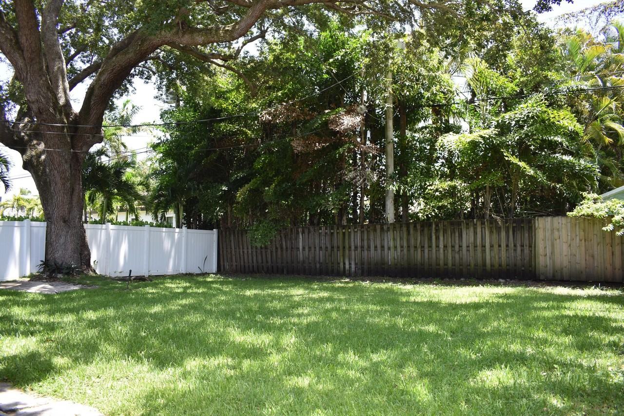 816 Se 6th Ct - Photo 4 of 19