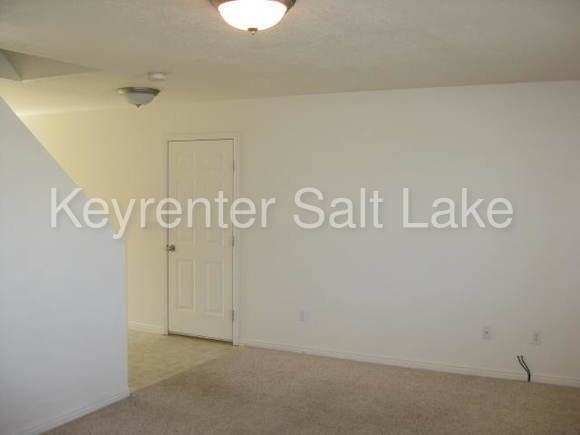 1247 1247 W 950 S - Photo 2 of 5