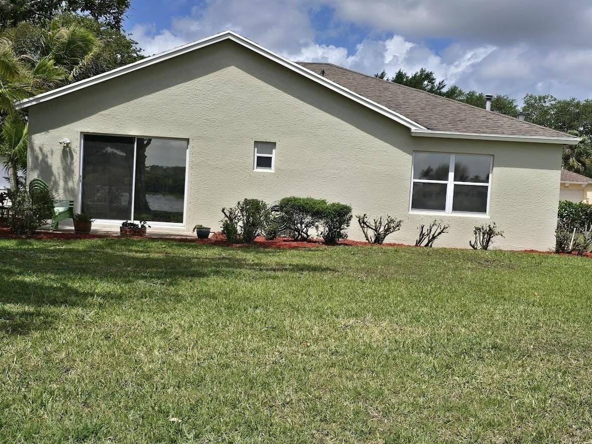 241 Sw Lake Forest Way - Photo 2 of 29