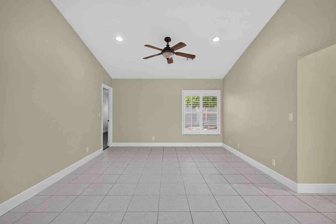 4481 Nw 20th Ave - Photo 5 of 40