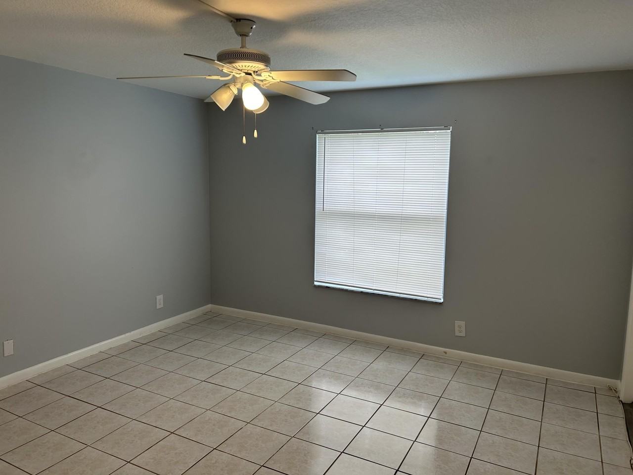 890 N Federal Hwy #102 - Photo 4 of 19