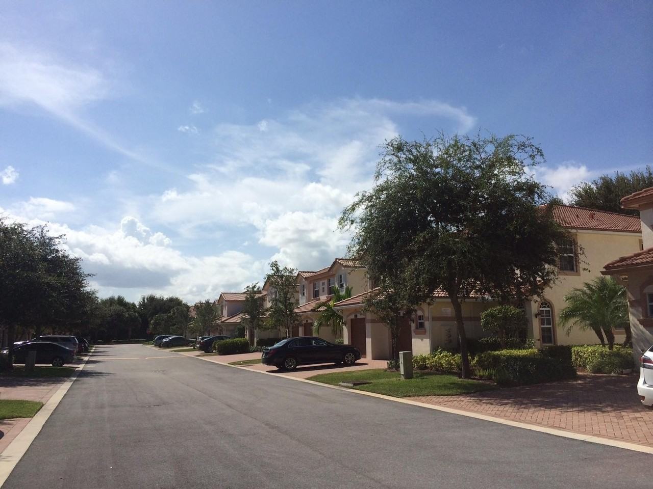 16169 Poppyseed Cir - Photo 2 of 31