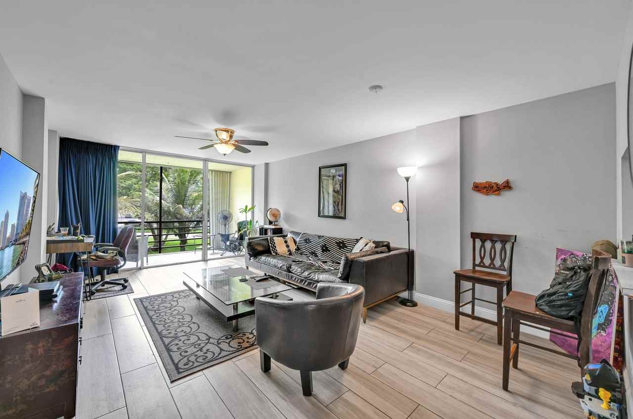 103 Royal Park Dr #2E - Photo 2 of 20