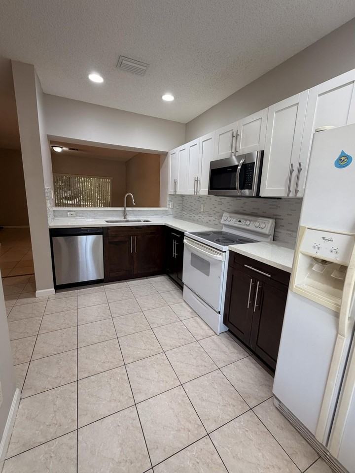 5145 Palmbrooke Cir - Photo 5 of 17