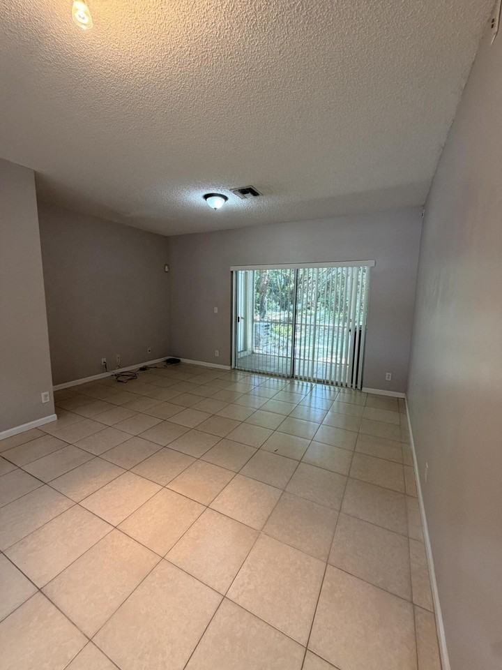 5145 Palmbrooke Cir - Photo 7 of 17
