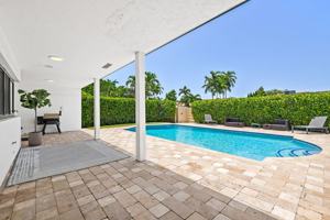featured image of 5122 Cleveland St
