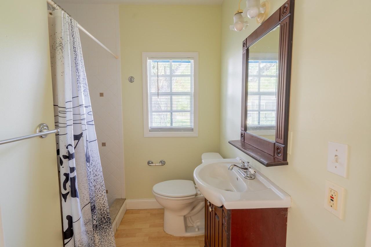 716 High St - Photo 4 of 6