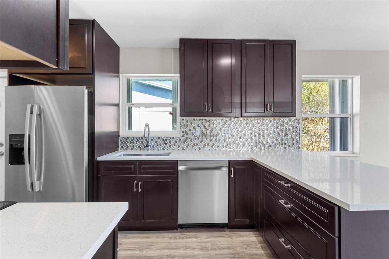 2171 Nw 29th Ave - Photo 3 of 36