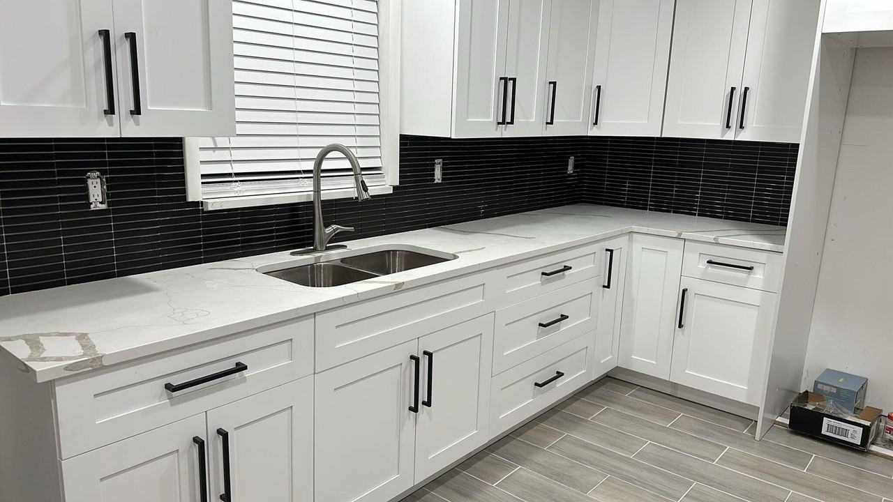 7683 Nw 92nd Ct - Photo 6 of 8