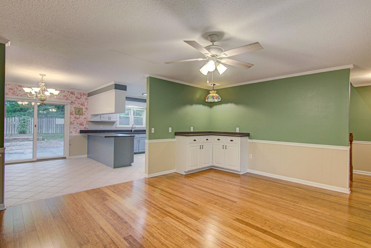 2315 Treetop Ln - Photo 5 of 44
