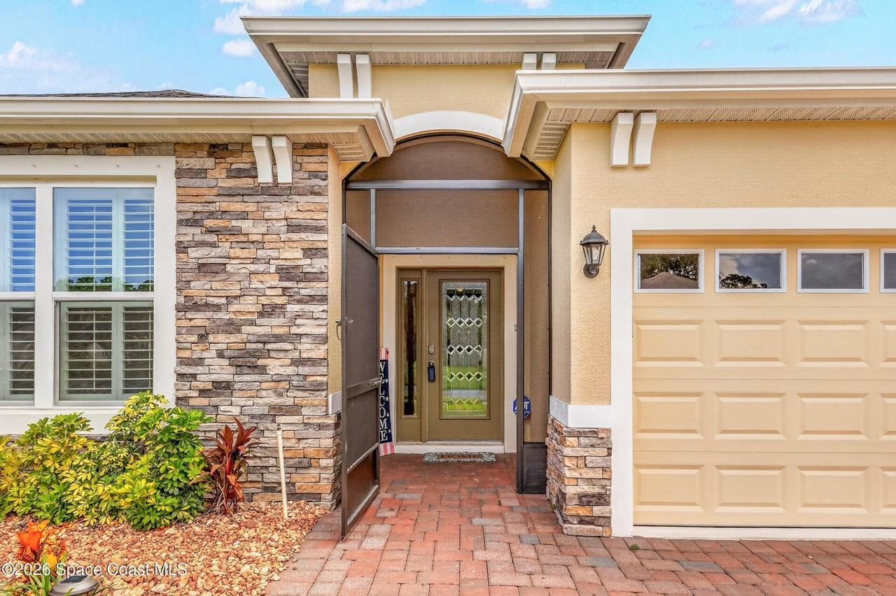 6691 Cameo Dr - Photo 3 of 47