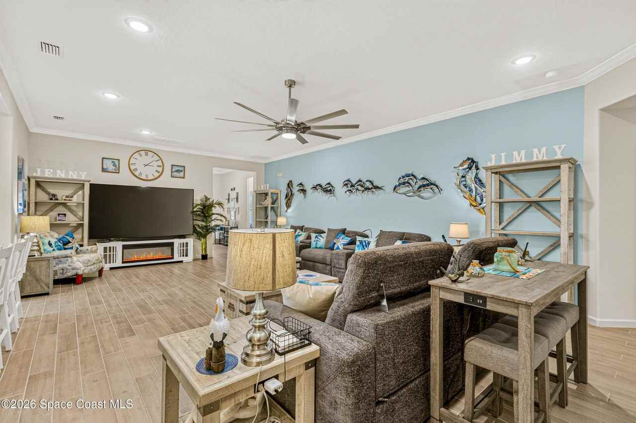 6691 Cameo Dr - Photo 5 of 47