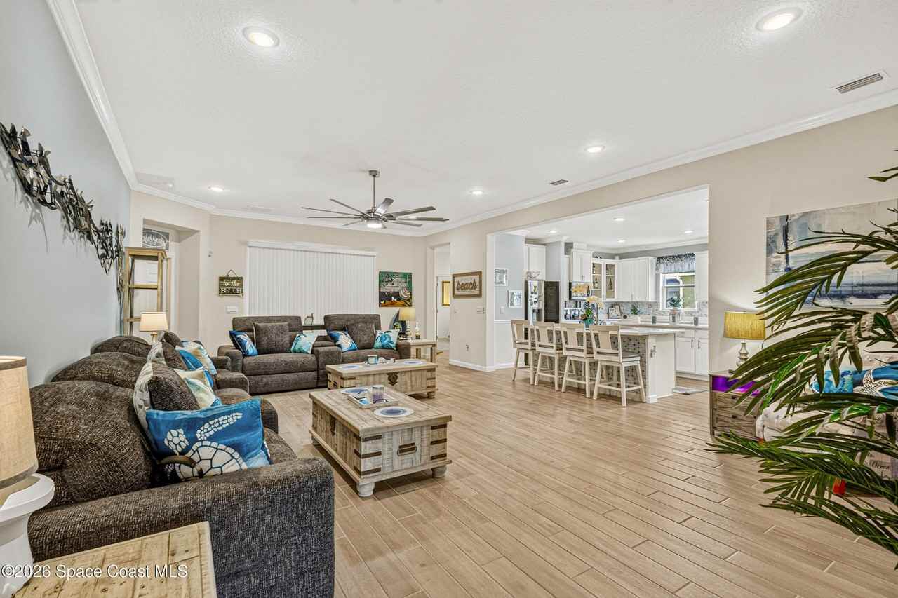 6691 Cameo Dr - Photo 6 of 47