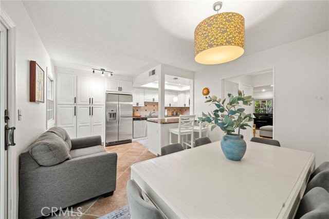 1418 26th St - Photo 4 of 8