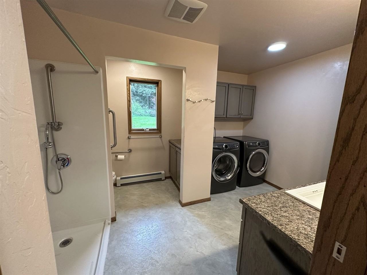 RENTAL Mendenhall Loop Road - Photo 6 of 13
