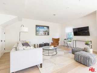 1319 Yale St #1 - Photo 3 of 8