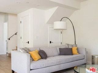 1319 Yale St #1 - Photo 6 of 8