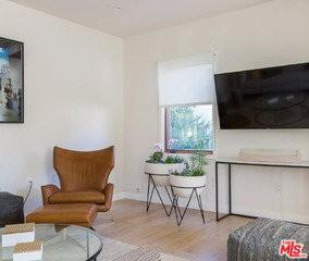 1319 Yale St #1 - Photo 7 of 8