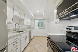 1230 Princeton St #3 - Photo 3 of 8