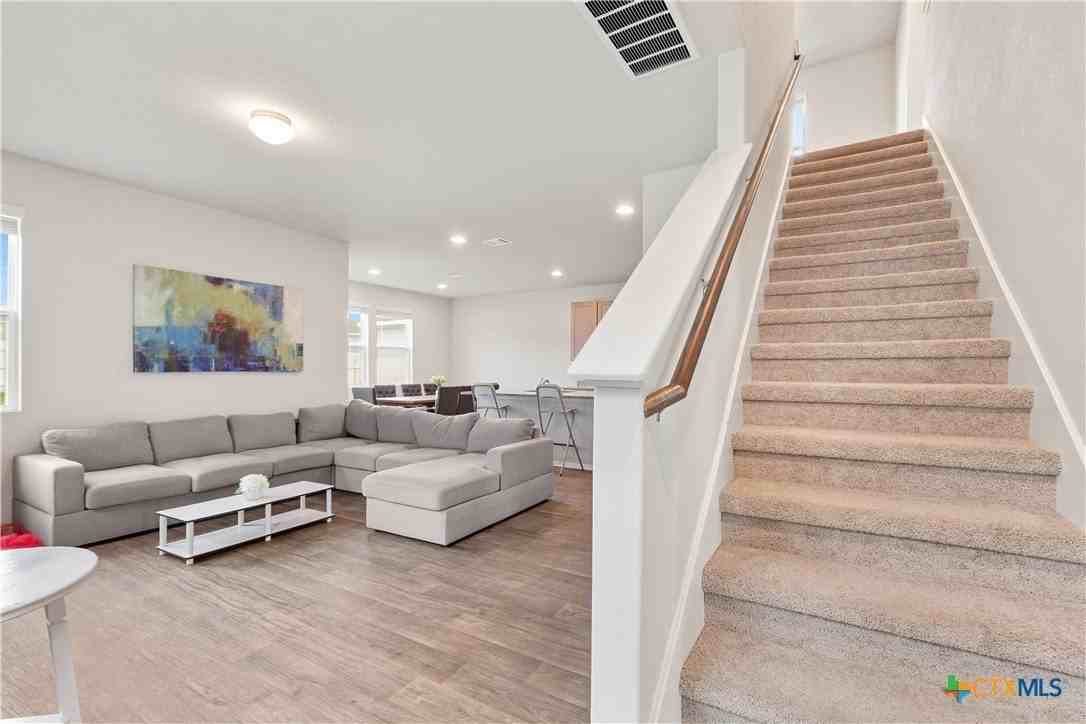 242 Barley Ln - Photo 5 of 31