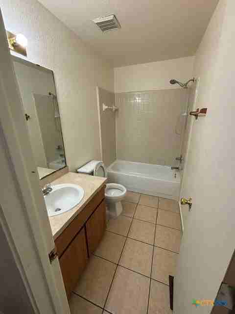 4007 Madison Dr #B - Photo 6 of 10