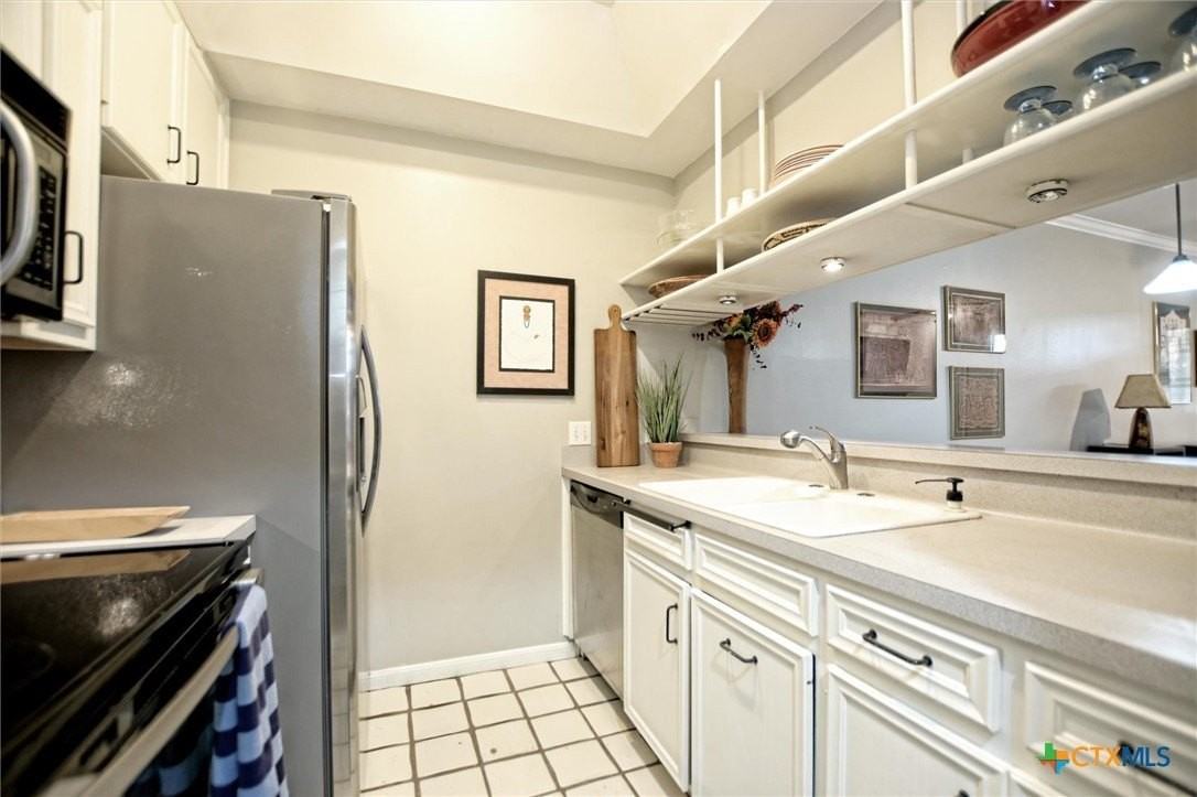 641 W 31st 1/2 St #3 - Photo 3 of 18