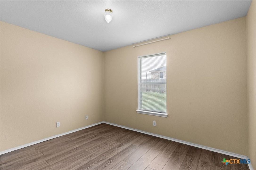 4009 Tiger Dr - Photo 4 of 15