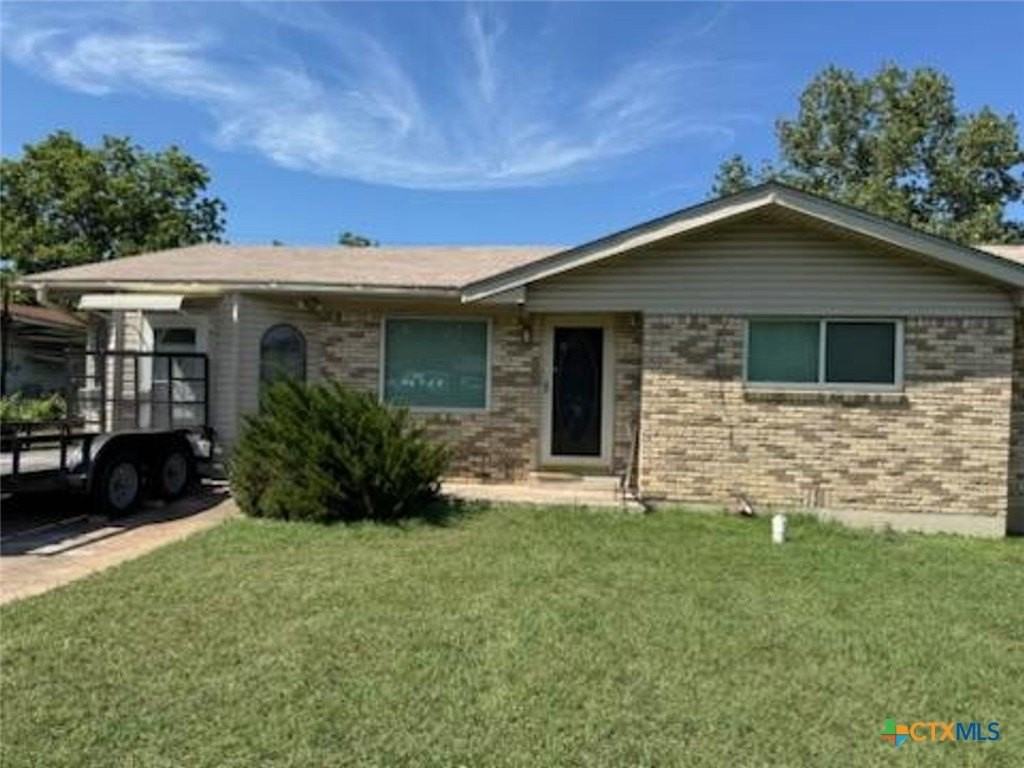 109 W Robin Ln
