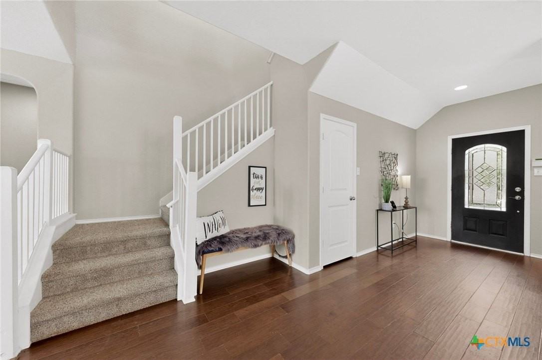 429 Sheepshank Dr - Photo 5 of 39