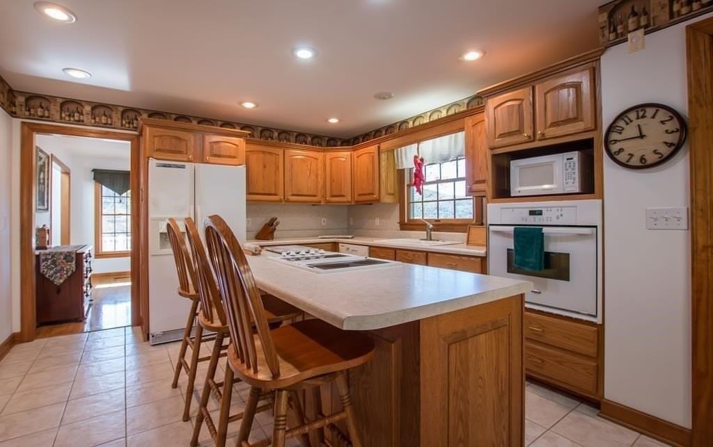 21037 Rich Valley Rd - Photo 6 of 15