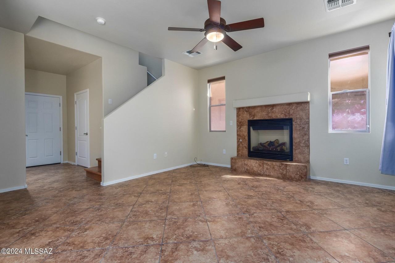 1599 W Homecoming Way - Photo 4 of 25