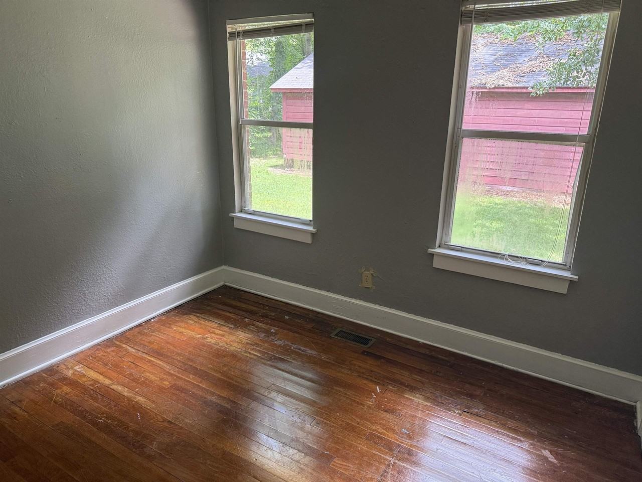 1132 Cherry Laurel St - Photo 3 of 9