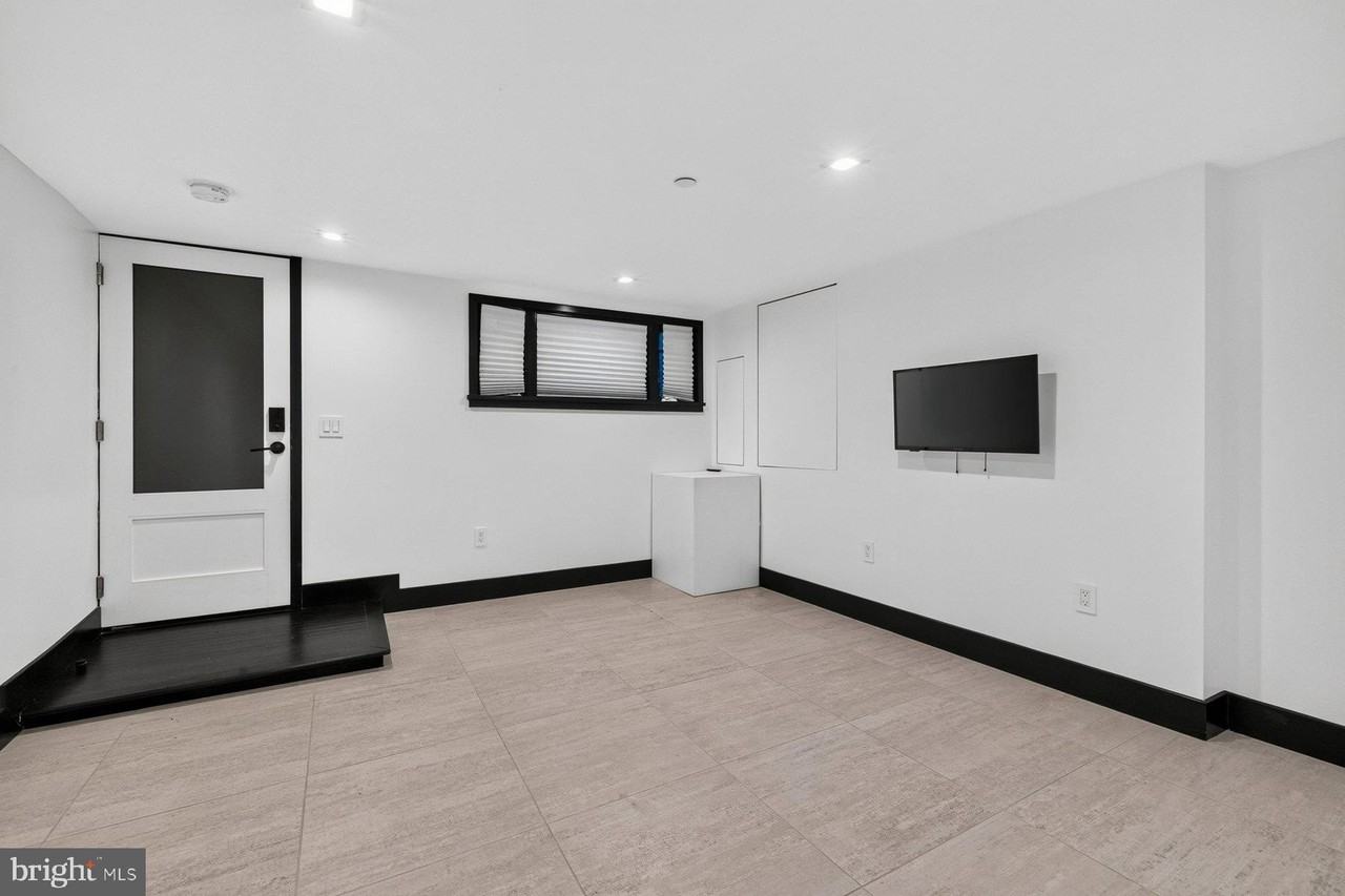 1513 Vermont Ave Nw #BS - Photo 4 of 17