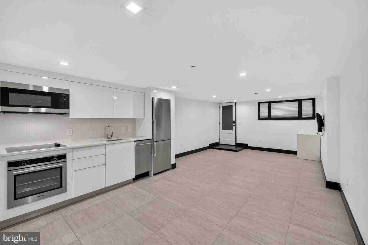 1513 Vermont Ave Nw #BS - Photo 6 of 17