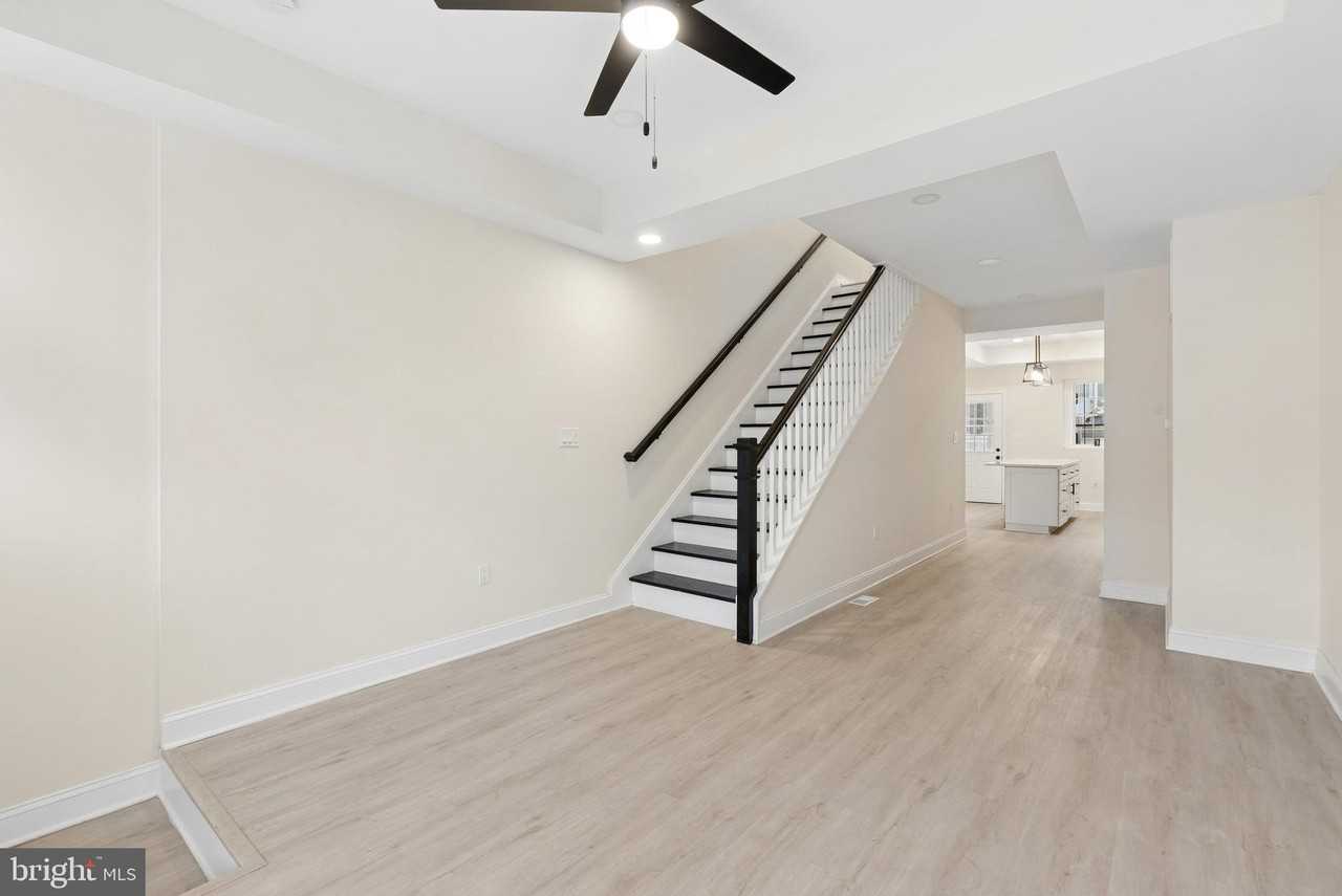 2416 E Hoffman St - Photo 2 of 20