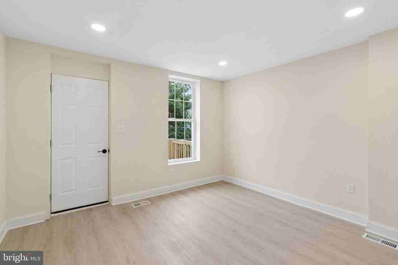 2416 E Hoffman St - Photo 7 of 20