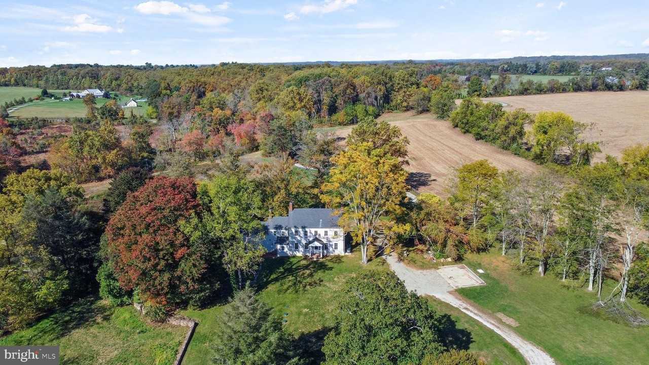 16131 Old York Rd - Photo 3 of 50