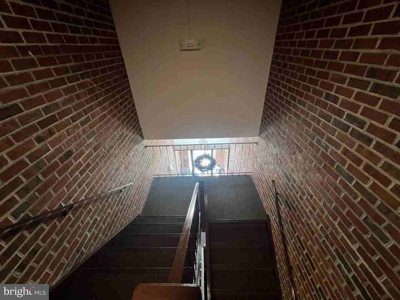 17 Juliet Ln #303 - Photo 4 of 27