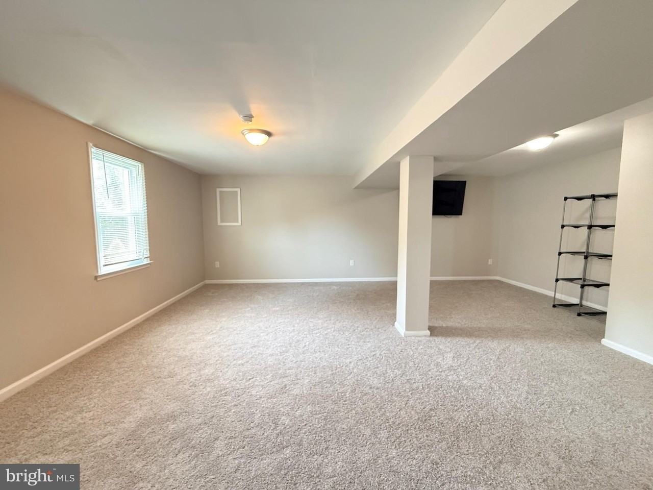6228 8th St - Photo 3 of 39