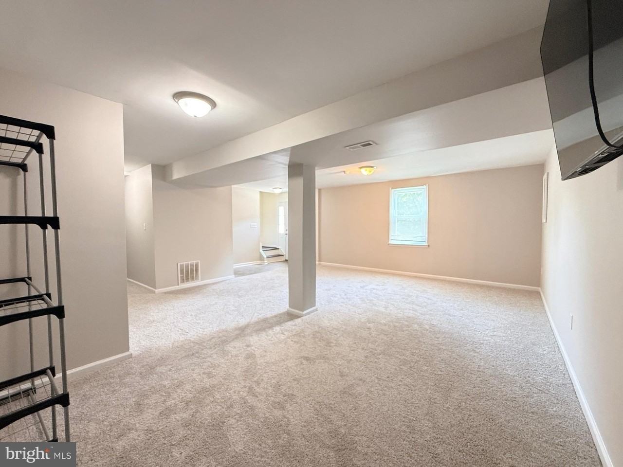 6228 8th St - Photo 5 of 39