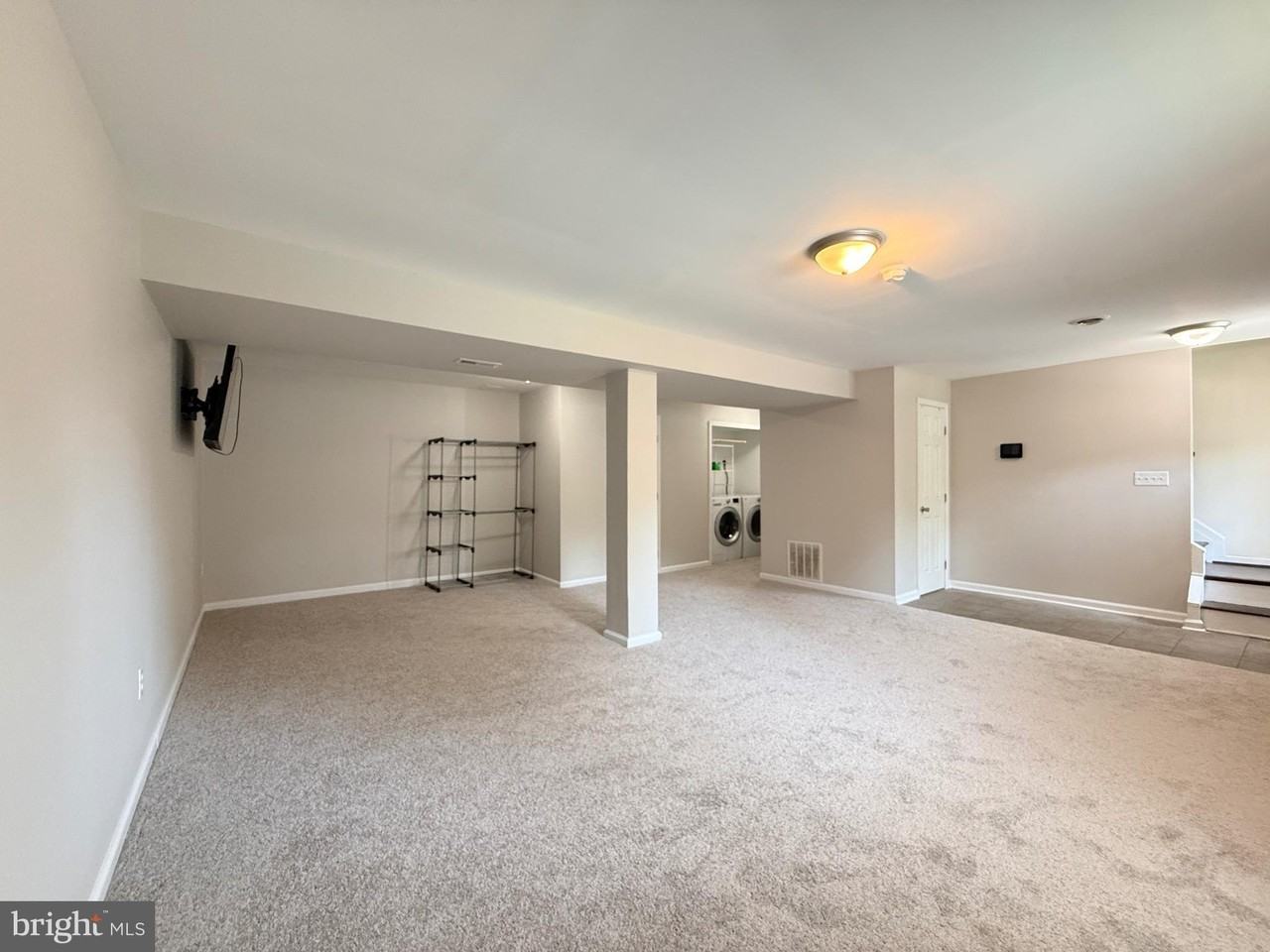 6228 8th St - Photo 6 of 39