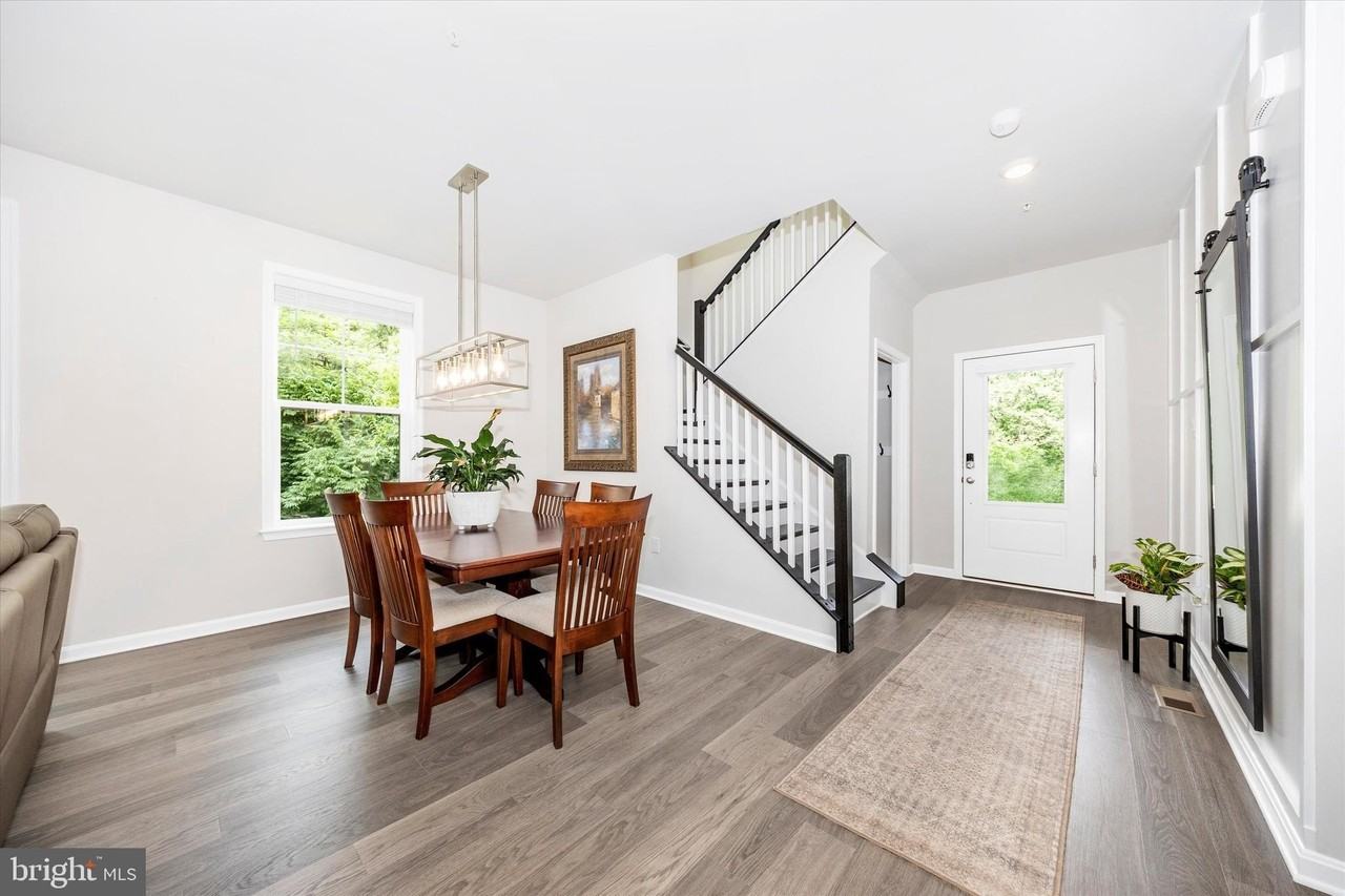 700 Bond St - Photo 5 of 49