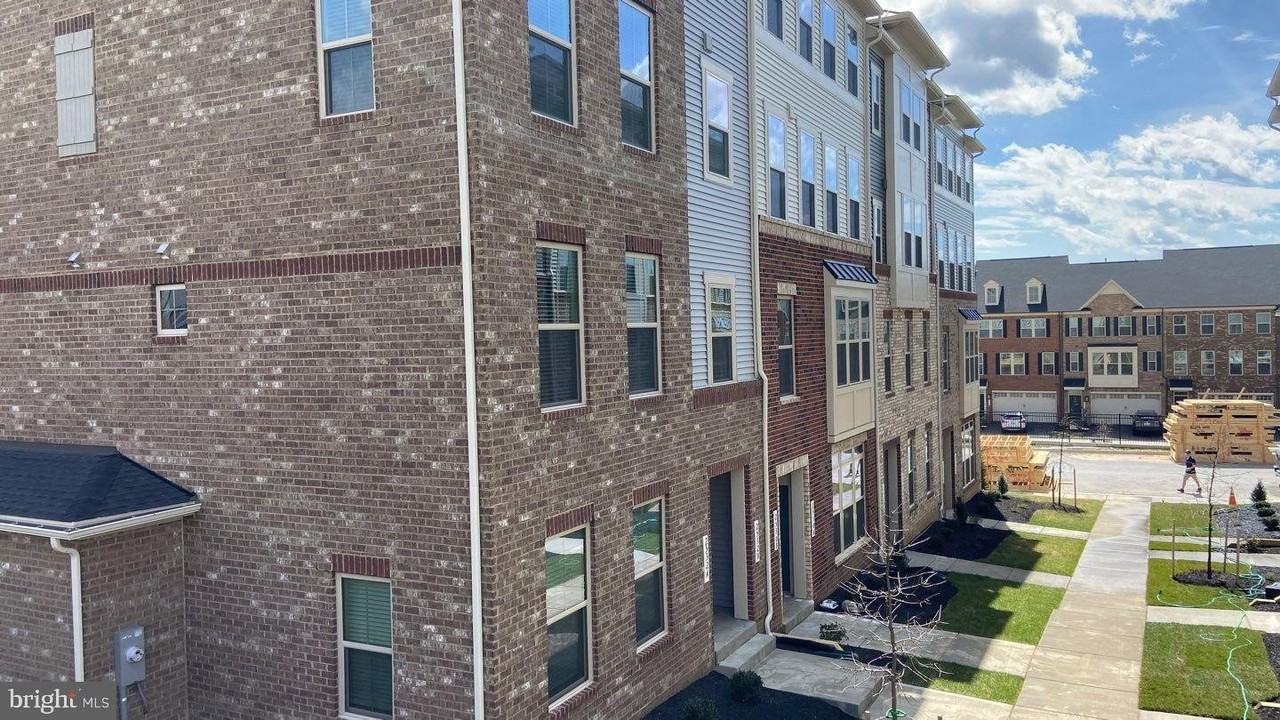 2528 Verona Pl #A - Photo 2 of 23