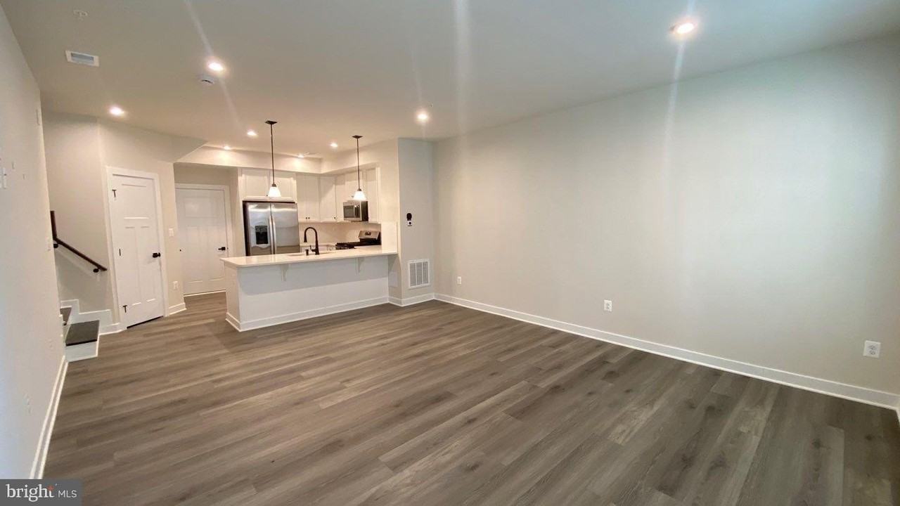 2528 Verona Pl #A - Photo 3 of 23
